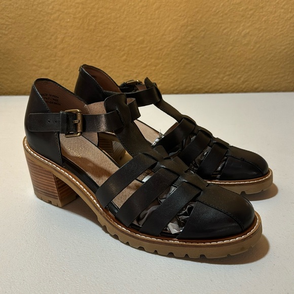 Seychelles Shoes - Seychelles Social Butterfly Heeled Sandals. Size 9.5